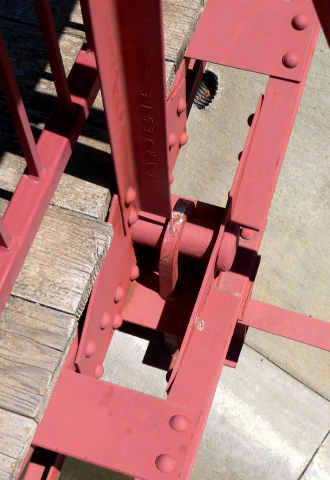 Beatrice water-park footbridge floor beam connection 2