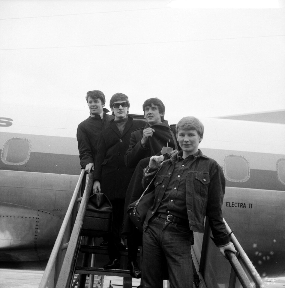 Beatgroep Searchers bij aankomst op Schiphol, Bestanddeelnr 918-1993