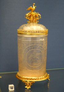 Beaker for the golden wedding anniversary of Wilhelm and Sabine Kress, probably Georg Schwanhardt I, Nuremberg, 1635, glass - Germanisches Nationalmuseum - Nuremberg, Germany - DSC02727