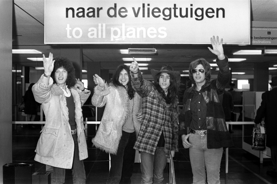Beatgroep The Golden Earrings vertrekt naar Verenigd Staten voor een toernee v, Bestanddeelnr 923-0877