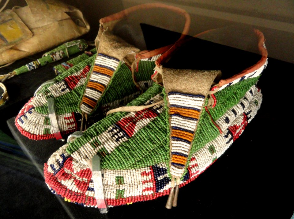 Beaded Mocassins, 1875-1900, Lakota - Houston Museum of Natural Science - DSC02111