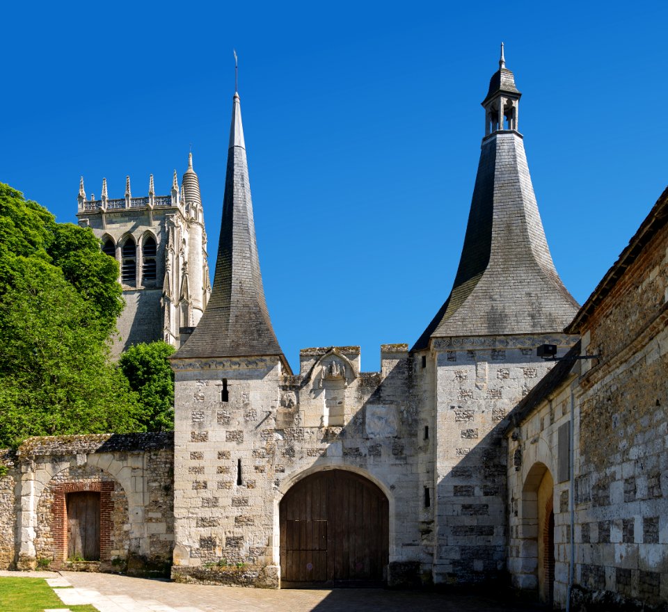 Bec Hellouin abbey main entrance