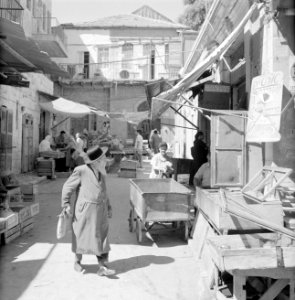 Bedrijvigheid in de straten van Mea Shearim, Bestanddeelnr 255-2484