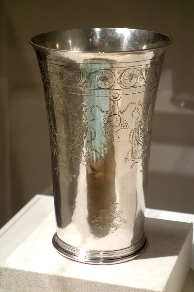 Beaker, maker unknown, marked HH, New York City, c. 1690, silver - Winterthur Museum - DSC01348