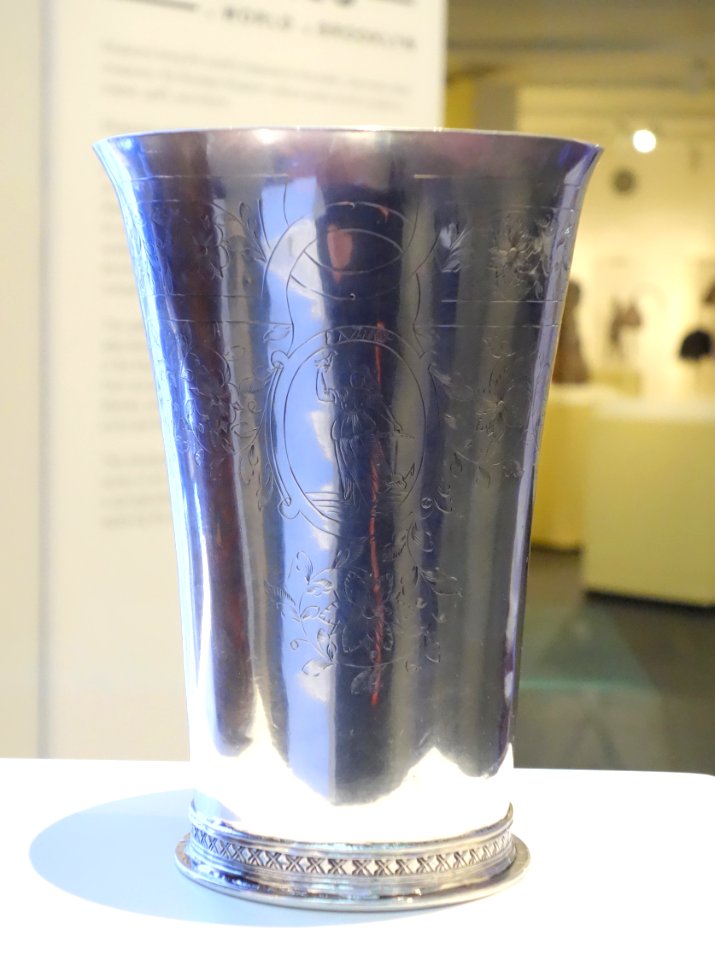Beaker, Henricus Boelen, New York, c. 1730, silver - Brooklyn Museum - Brooklyn, NY - DSC08446