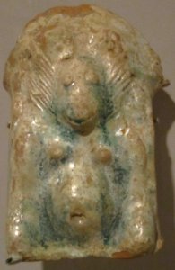Bear-shaped vessel fragment, Han dynasty, earthenware with glaze, Honolulu Museum of Art photo