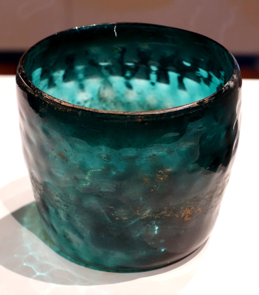 Beaker, Iran, 9th to 10th century AD, moulded glass - Aga Khan Museum - Toronto, Canada - DSC06419