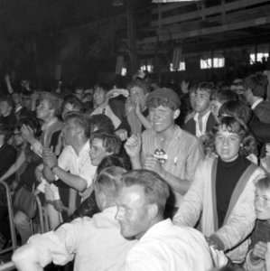 Beatles in ons land, hun optreden in de veilingshal te Blokker, publiek, Bestanddeelnr 916-5176