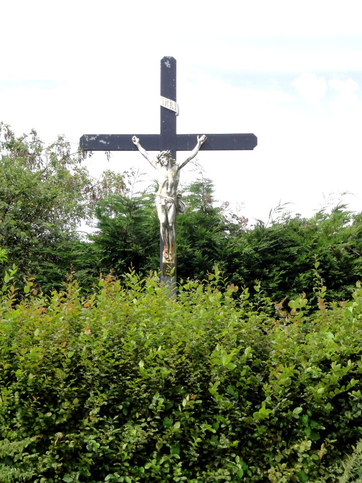 Becquigny (Aisne) croix de chemin