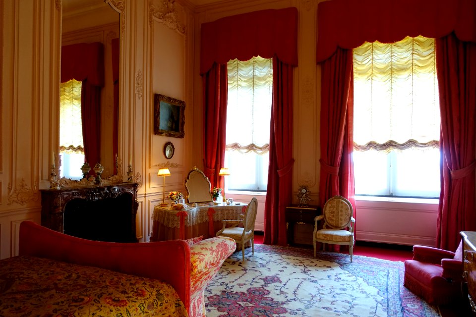 Bedroom - Waddesdon Manor - Buckinghamshire, England - DSC07769