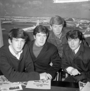 Beatgroep Searchers bij aankomst op Schiphol, Bestanddeelnr 918-1992