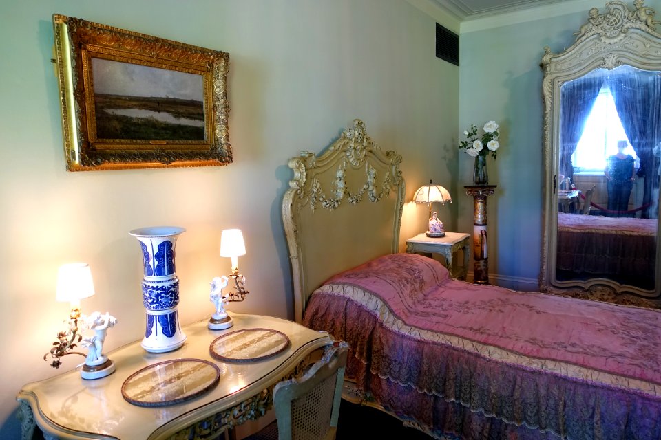 Bedroom - Cà d'Zan - John and Mable Ringling Museum of Art - Sarasota, FL - DSC00351