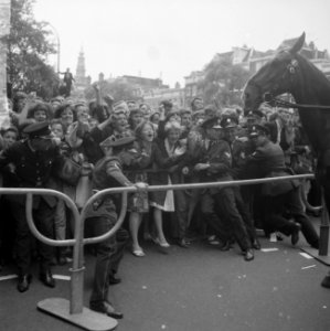 Beatles in Nederland, de politie had moeite publiek in bedwang te houden, Bestanddeelnr 916-5117