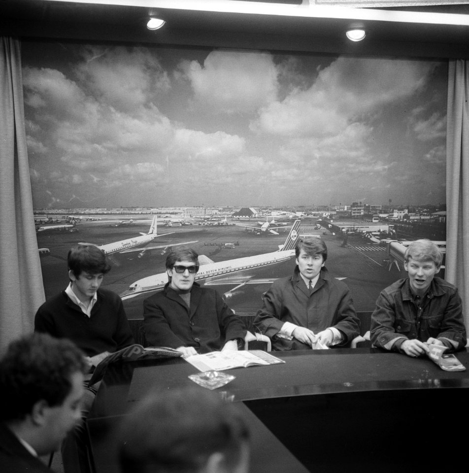 Beatgroep Searchers bij aankomst op Schiphol, Bestanddeelnr 918-1995
