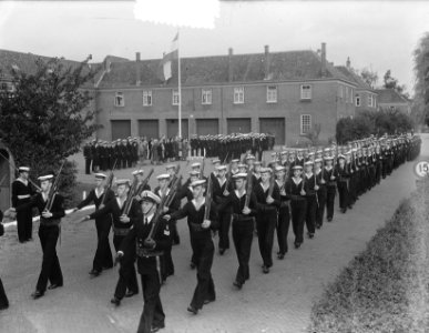 Beediging Marine-officieren Den Haag, Bestanddeelnr 904-7803