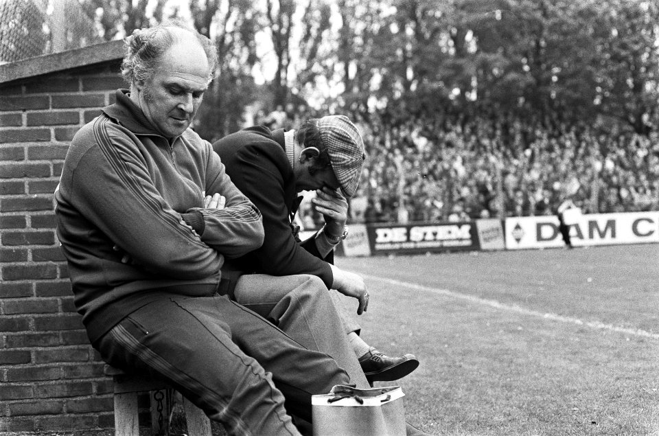 Bedroefde trainer Barry Hughes van Haarlem, Bestanddeelnr 927-9194