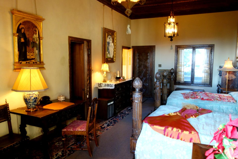 Bedroom - Hearst Castle - DSC06770
