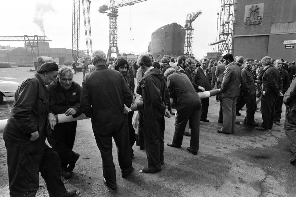 Bedrijfssluitingen, bijeenkomsten, scheepsbouw, medewerkers, Bestanddeelnr 930-4726