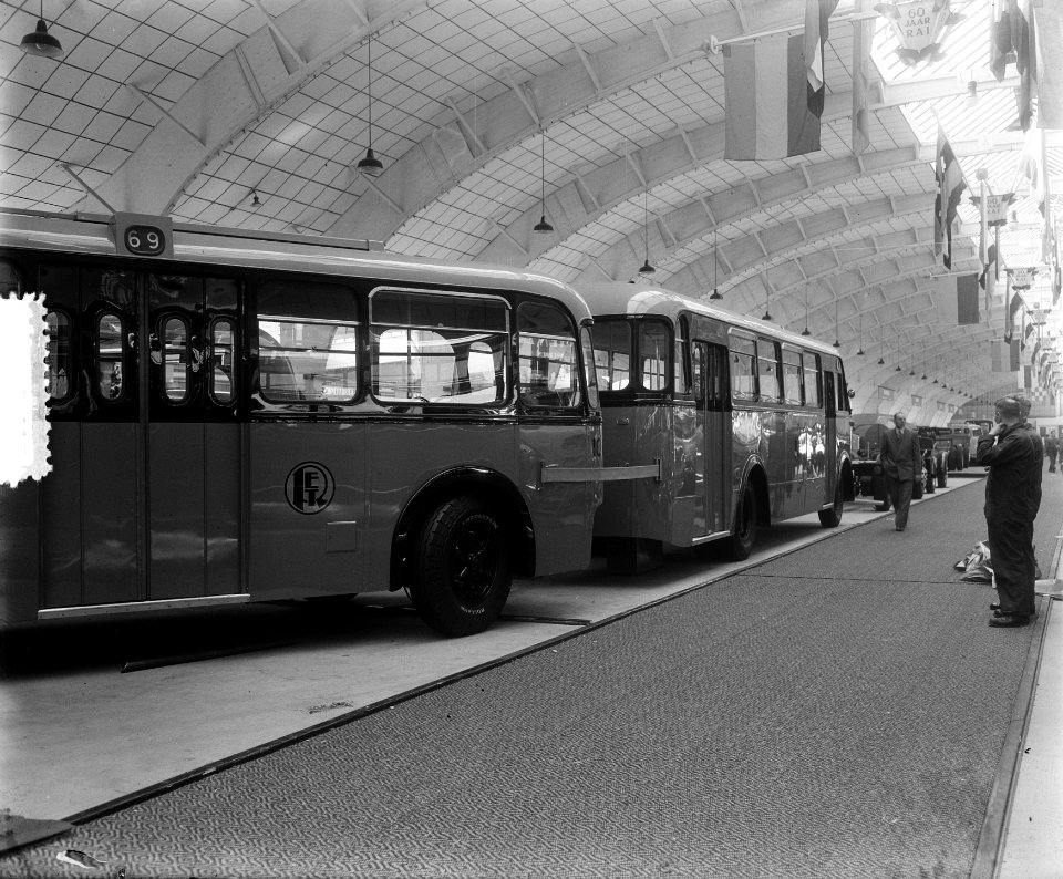 Bedrijfsautotentoonstelling RAI Saurerbus met opl. van RET, Bestanddeelnr 905-6787