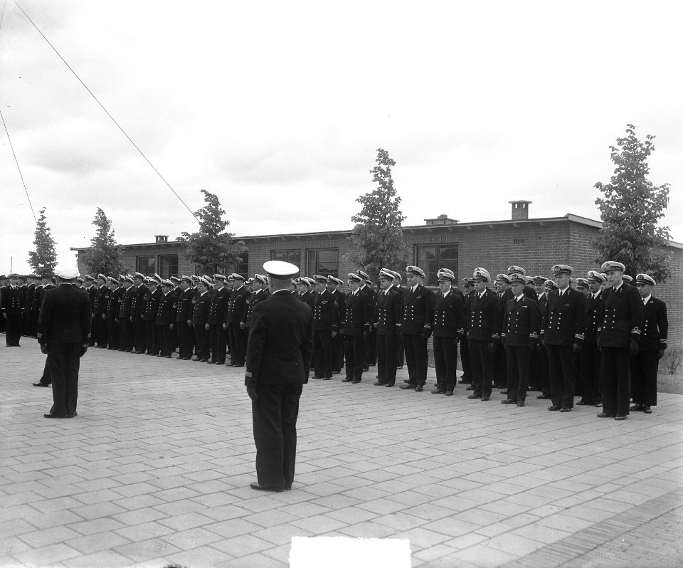 Beediging 6 adelborsten Onderzeedienst Rotterdam, Bestanddeelnr 903-4359