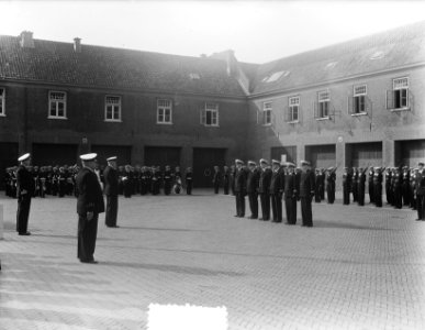 Beediging Marine-officieren Den Haag, Bestanddeelnr 904-7804
