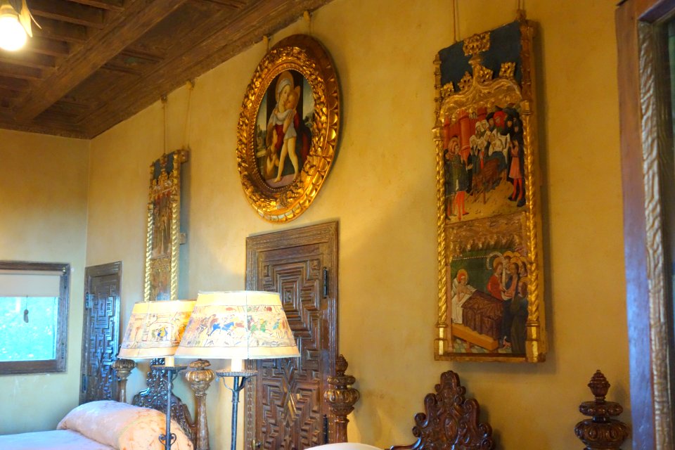 Bedroom - Hearst Castle - DSC06781