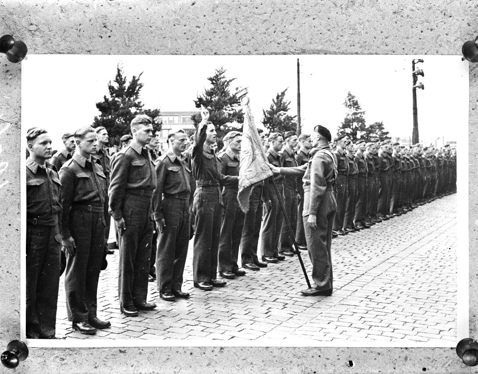 Beediging Marine officieren, Bestanddeelnr 901-9064