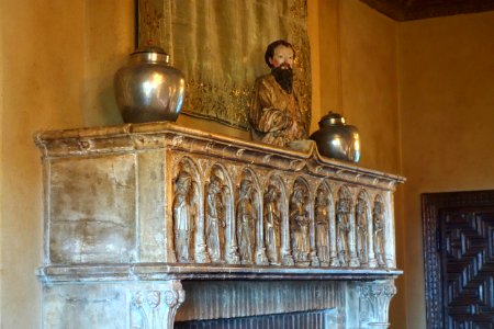 Bedroom mantel - Hearst Castle - DSC06785