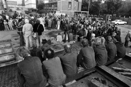 Bedrijfssluitingen, bijeenkomsten, scheepsbouw, medewerkers, Bestanddeelnr 930-4725