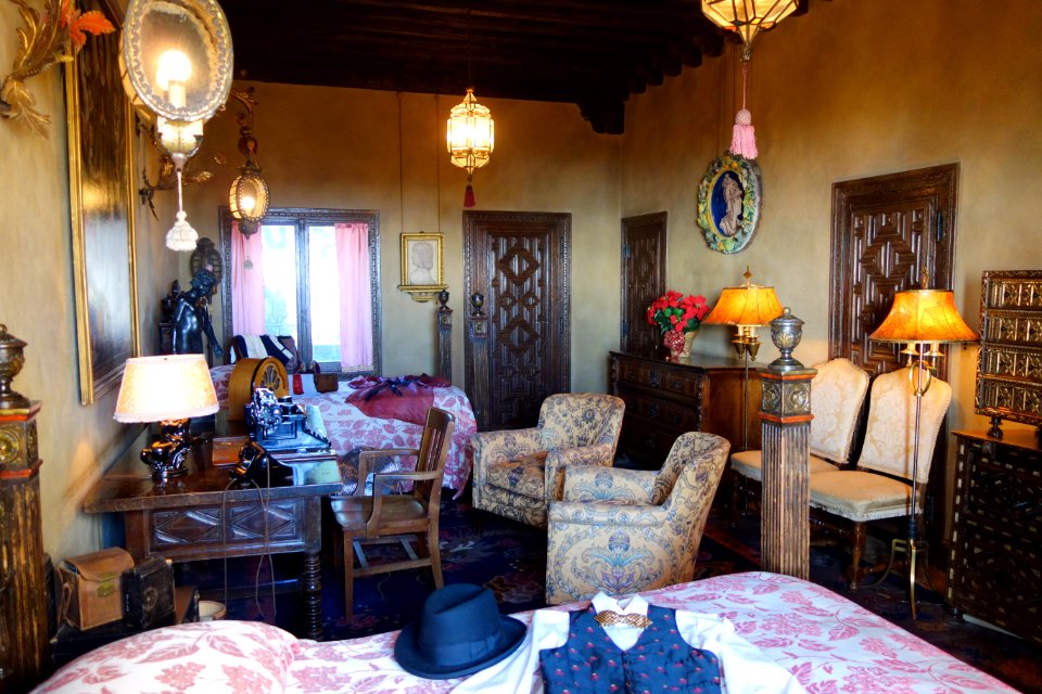 Bedroom - Hearst Castle - DSC06767