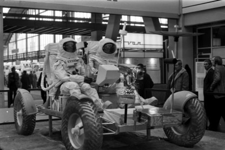 Bedrijfsautotentoonstelling in RAI model van maanwagen, Bestanddeelnr 925-3910