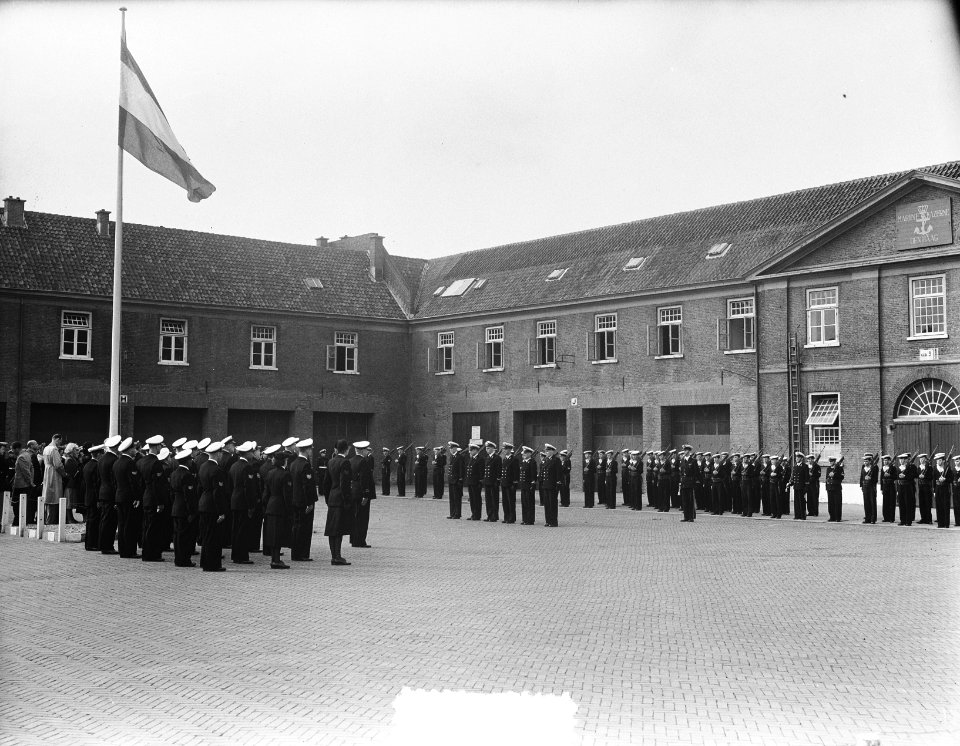 Beediging Marine-officieren Den Haag, Bestanddeelnr 904-7806