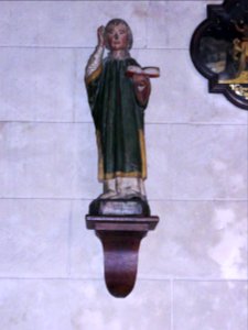 Beaumont-sur-Sarthe (Sarthe) église, statue St.Avertin