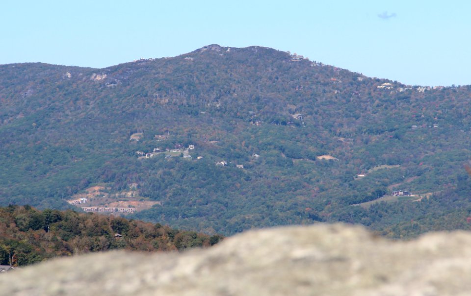 Beech Mountain viewed from Grandfather Mountain, Oct 2016 (cropped)