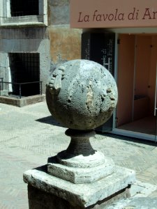 Bee on orb at the Castel Sant'Angelo (Rome)