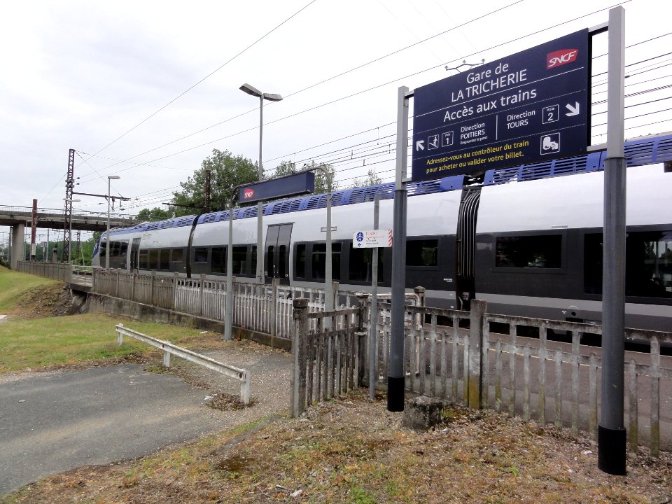 Beaumont (Vienne) Gare de la Tricherie (1)