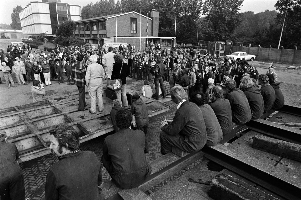 Bedrijfssluitingen, bijeenkomsten, scheepsbouw, medewerkers, Bestanddeelnr 930-4728