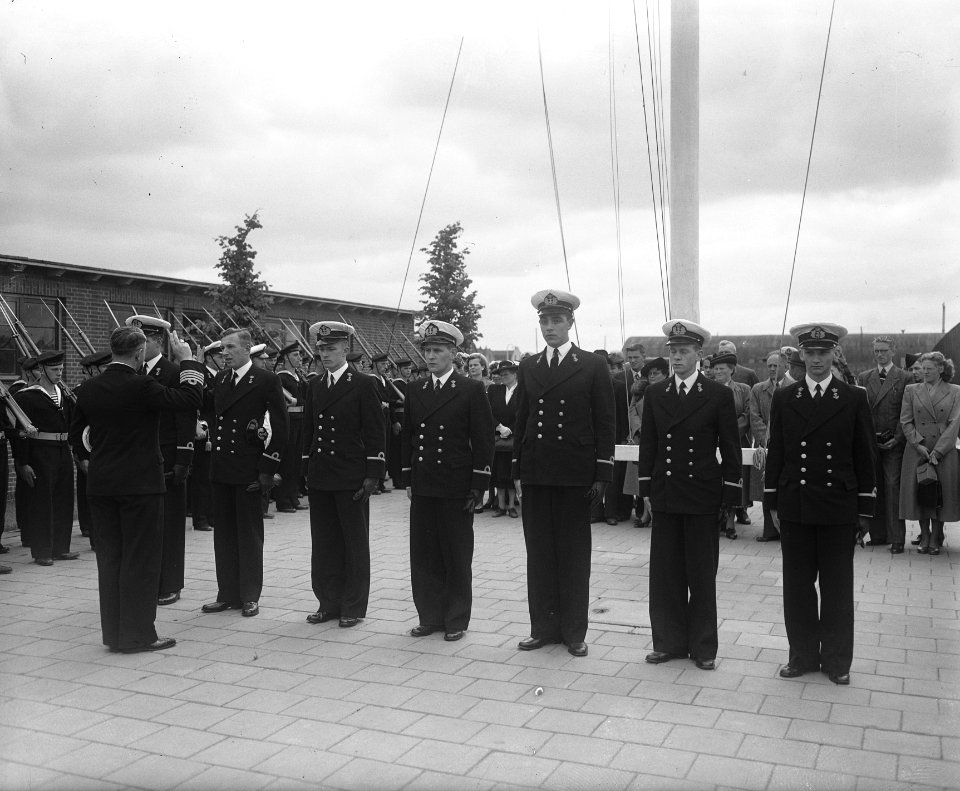 Beediging 6 adelborsten Onderzeedienst Rotterdam, Bestanddeelnr 903-4356