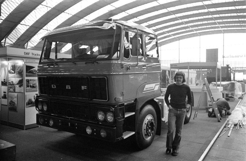 Bedrijfsauto Rai 76 supercontinental cabine van Daf, Bestanddeelnr 928-3987