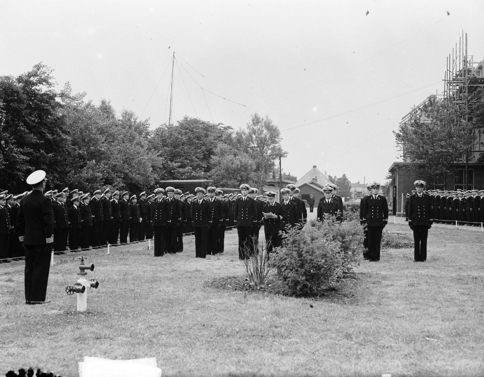 Beediging officieren Den Helder bij Mijnendienst, Bestanddeelnr 904-6295