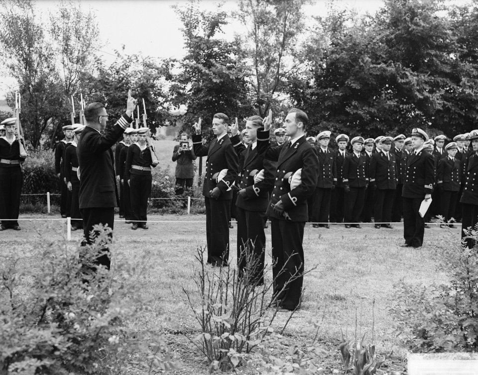 Beediging officieren Den Helder bij Mijnendienst, Bestanddeelnr 904-6293