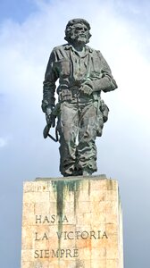 Revolution che guevara bronze statue photo