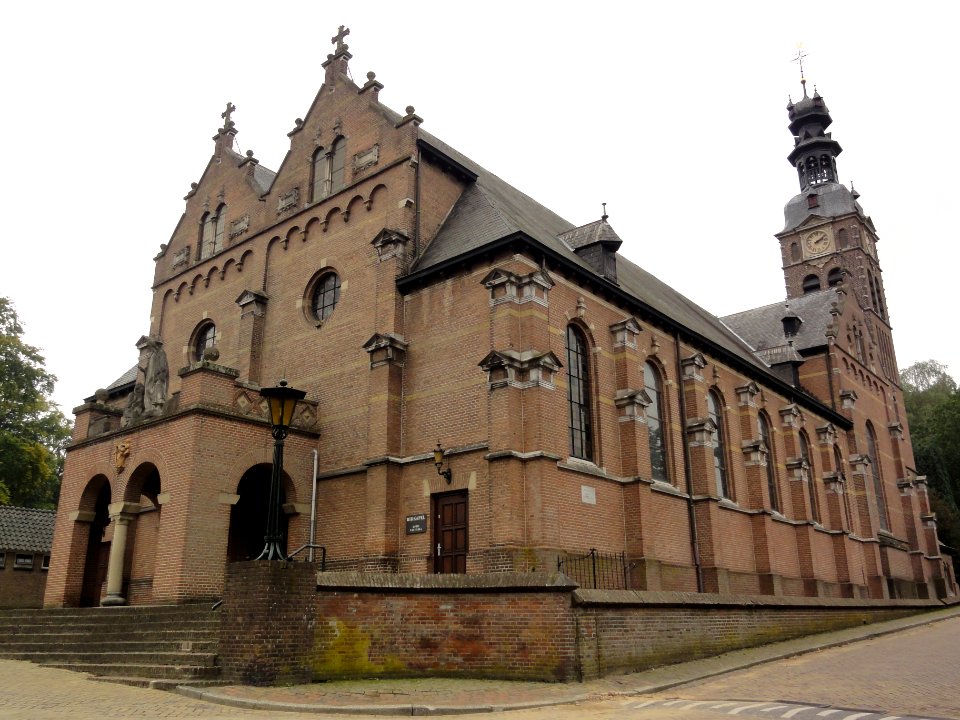 Beek Rijksmonument 35784 grote St.Bartholomeus Kerkberg 1