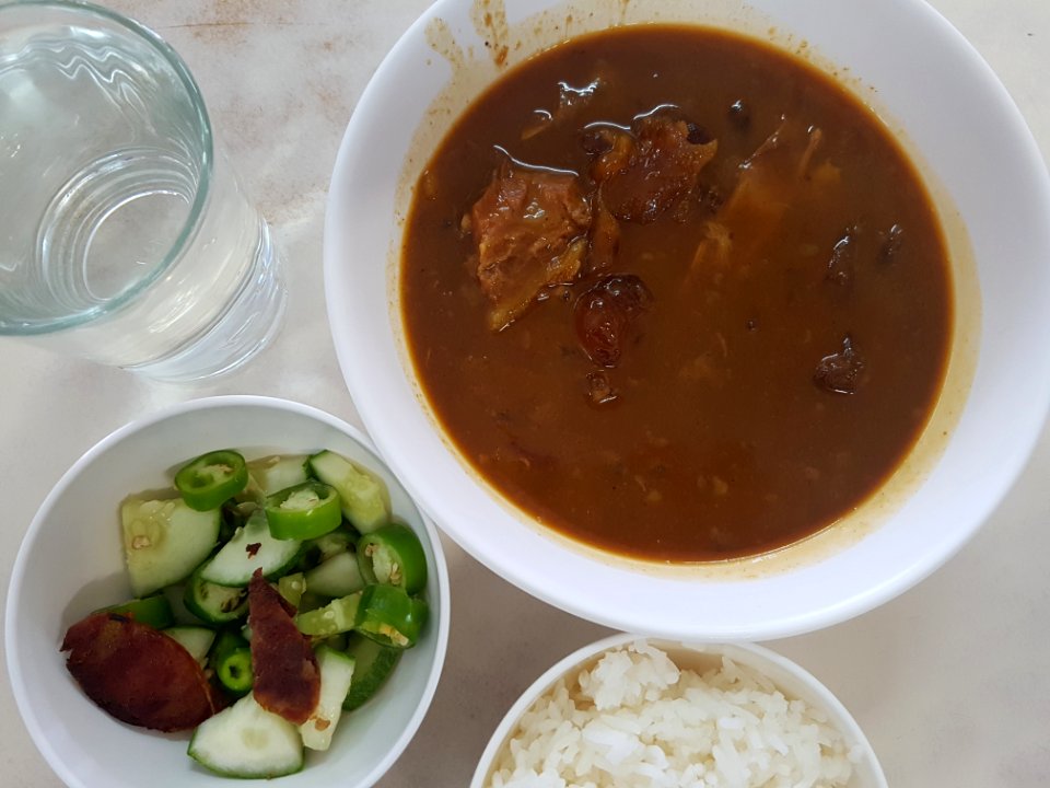 Beef curry with rice - Chiang Rai - 2017-06-27 (002)