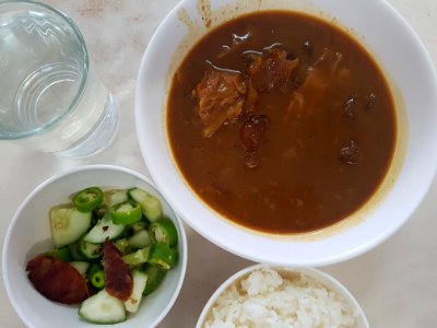 Beef curry with rice - Chiang Rai - 2017-06-27 (002)