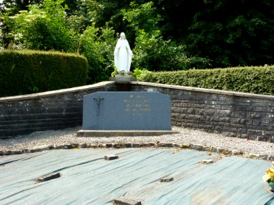 Beaumetz-lès-Aire (Pas-de-Calais, Fr) statue de Marie photo
