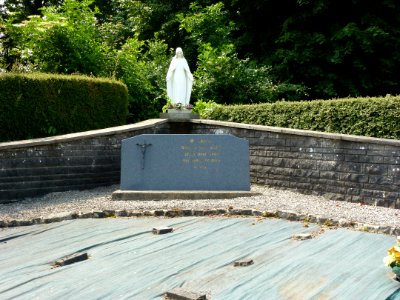 Beaumetz-lès-Aire (Pas-de-Calais, Fr) statue de Marie