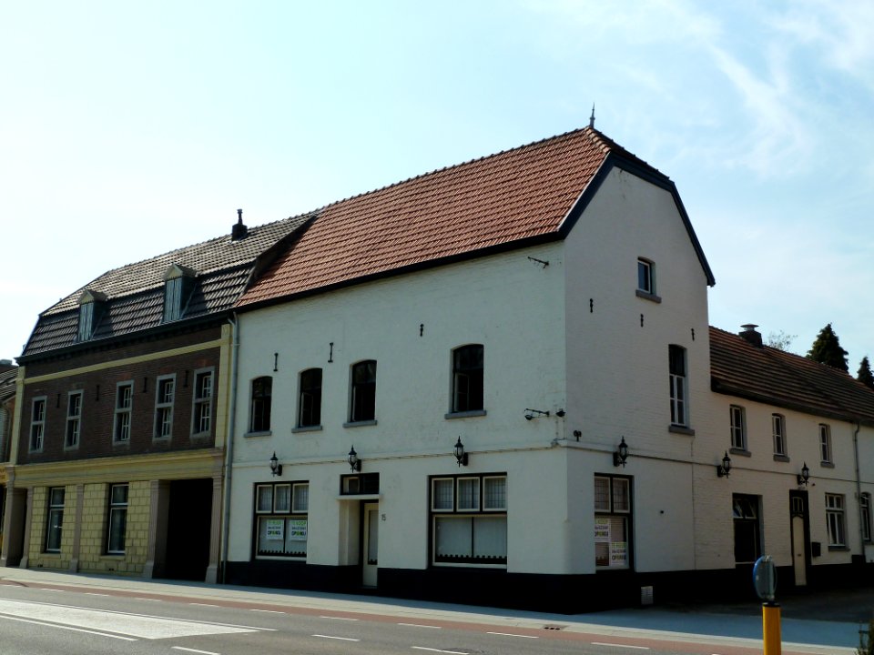 Beek (Limburg)-Maastrichterlaan 15-17