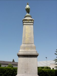Beaumont-sur-Sarthe (Sarthe) monument aux morts (02)