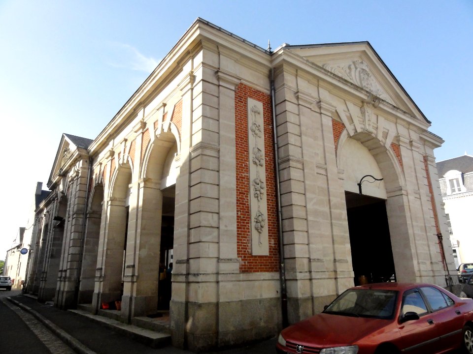 Beaumont-sur-Sarthe (Sarthe) Halles (02)